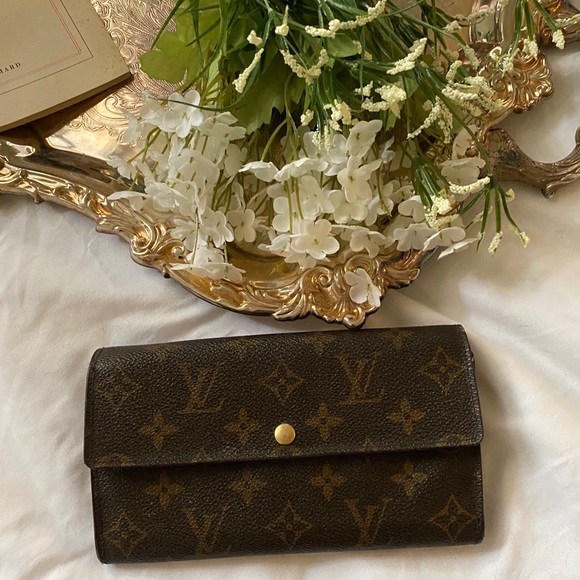 Louis Vuitton Authentic Vintage Accordion Wallet - Picture 3 of 16